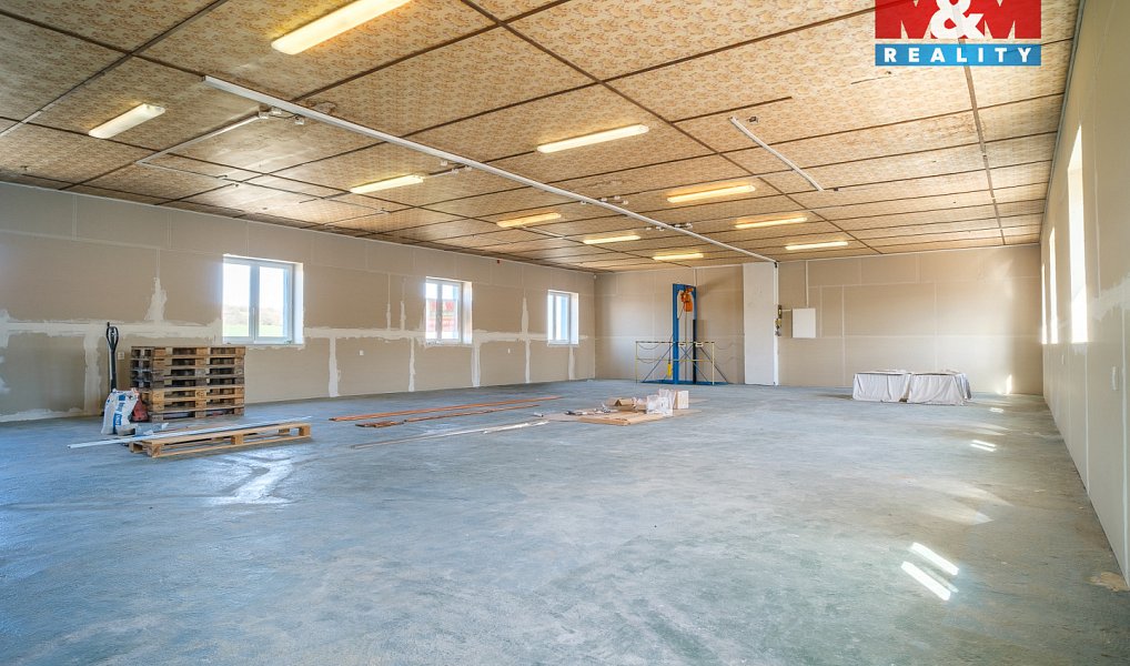 Prodej obchodních prostor 1 200 m², Kadaň – náhled fotky 2