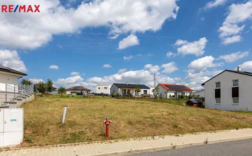Prodej stavebního pozemku 603 m², Králův Dvůr, okres Beroun