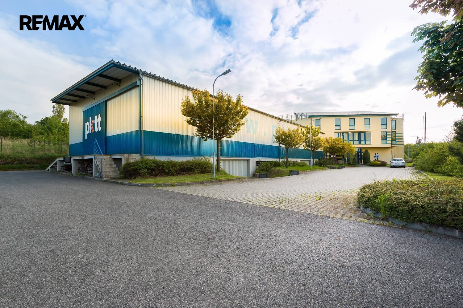 Prodej skladovacích prostor 2 325 m²