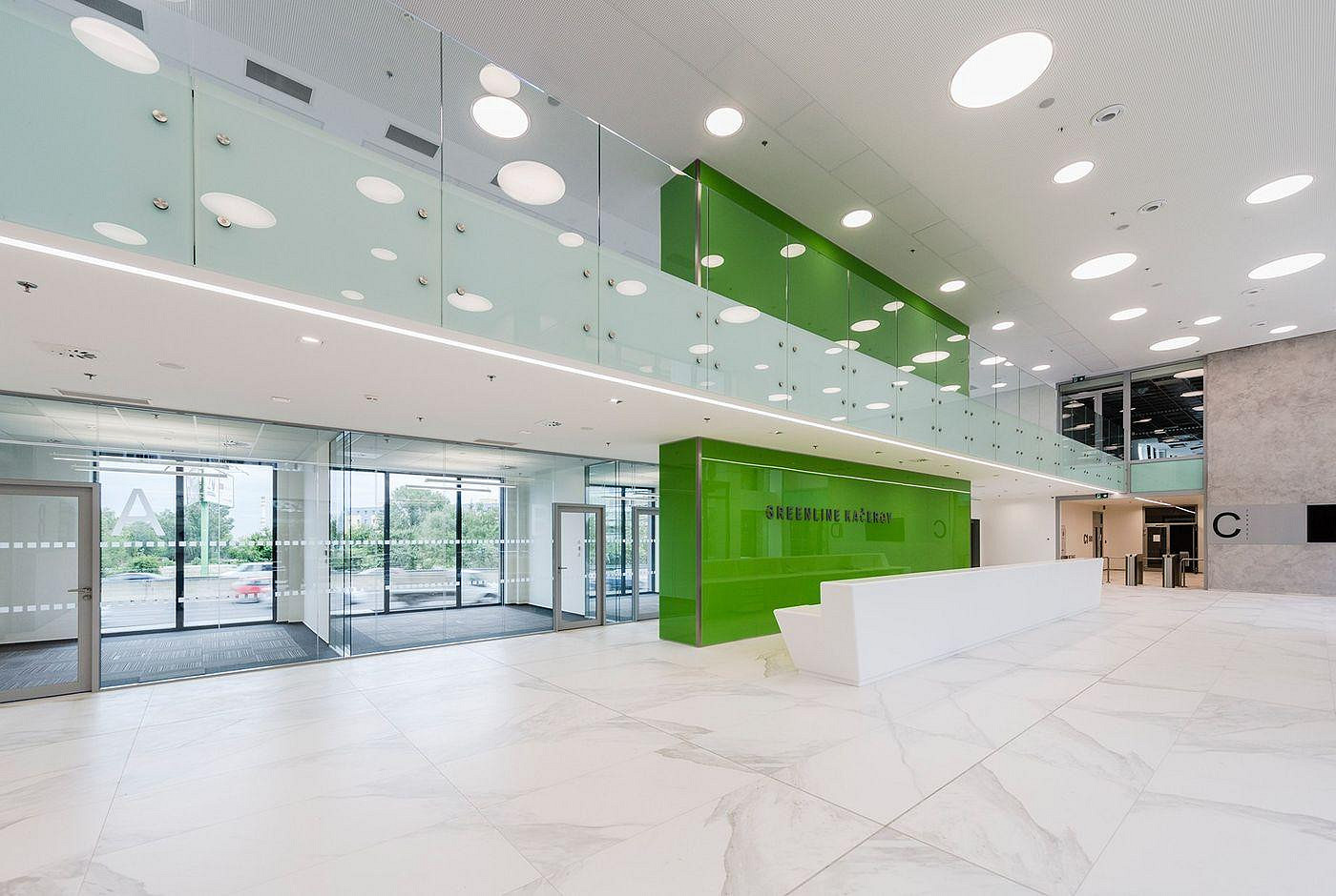 Pronájem kanceláře 902 m² – fotografie 2