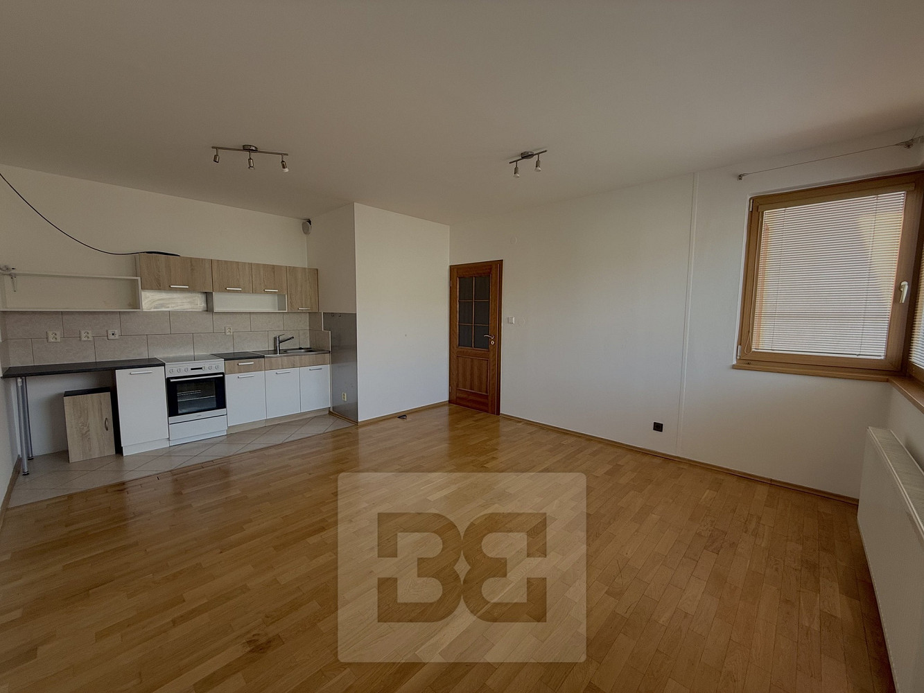 Pronájem bytu 1+kk 36 m² — photo 3