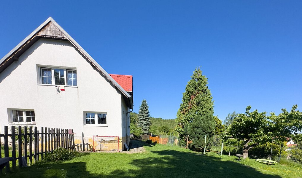 Prodej domu 130 m² s pozemkem 747 m², Místo – náhled fotky 23
