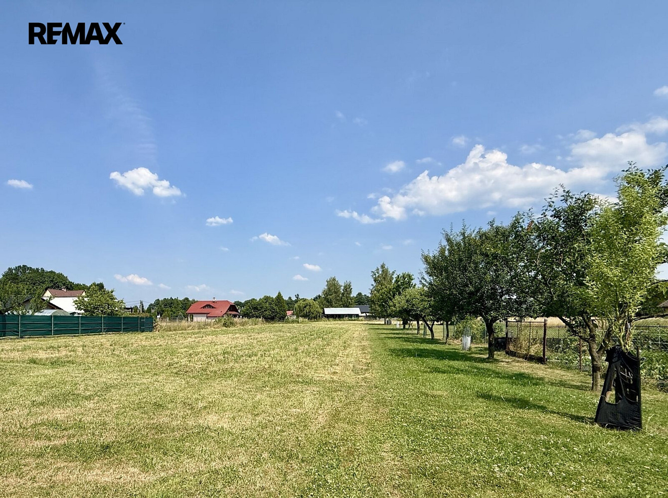 Prodej stavebního pozemku 1 272 m² – fotografie 3