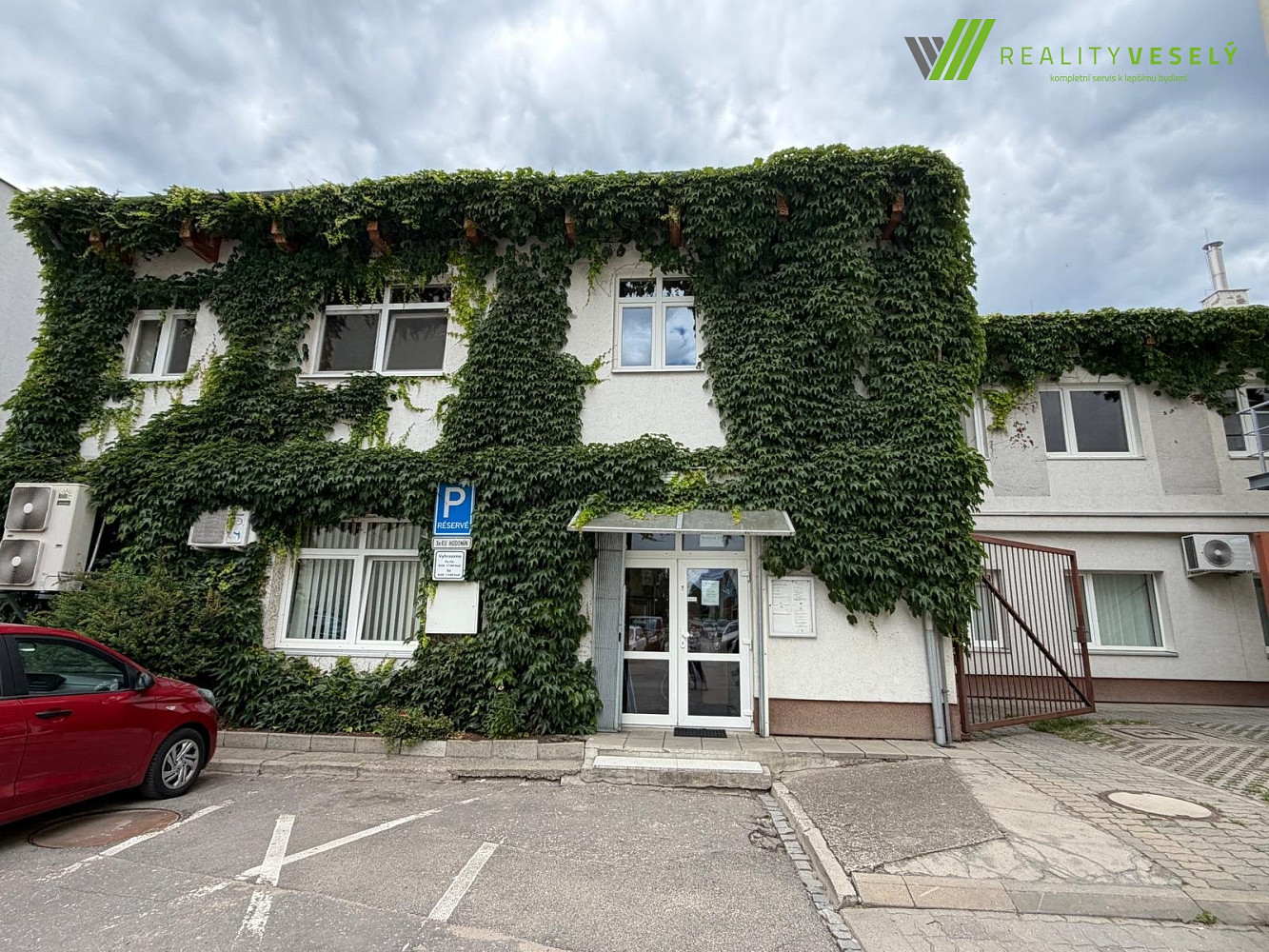 Pronájem skladovacích prostor 199 m²