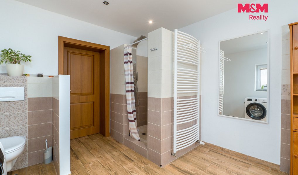 Prodej domu 149 m² s pozemkem 877 m², Hrob – náhled fotky 21