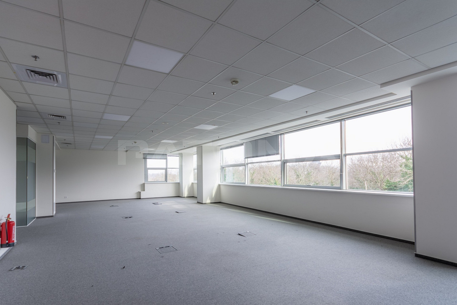 Pronájem kanceláře 1 092 m² – fotografie 4