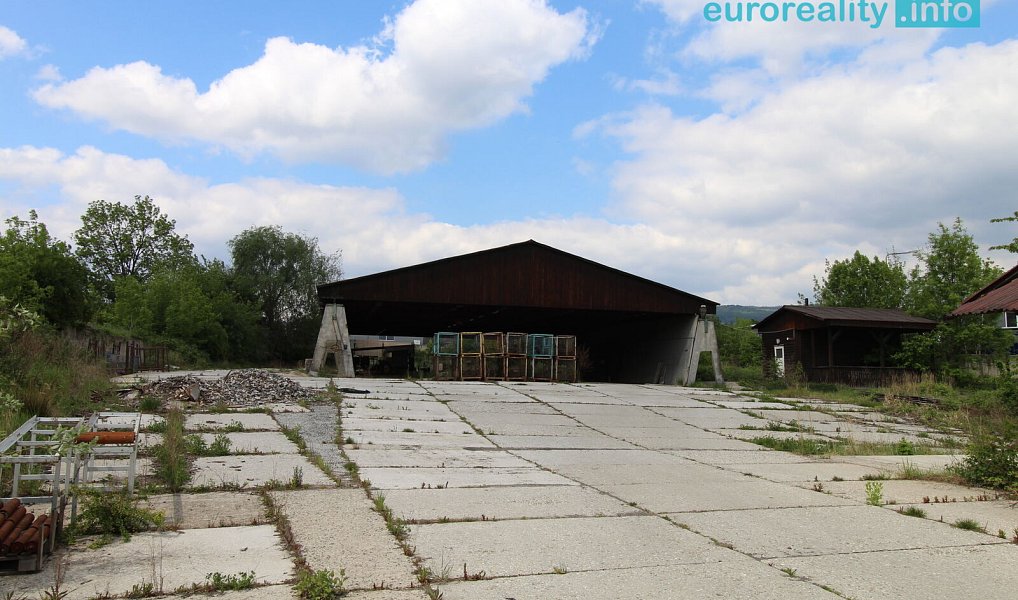 Prodej výrobních prostor 1 000 m², Dubí – náhled fotky 20