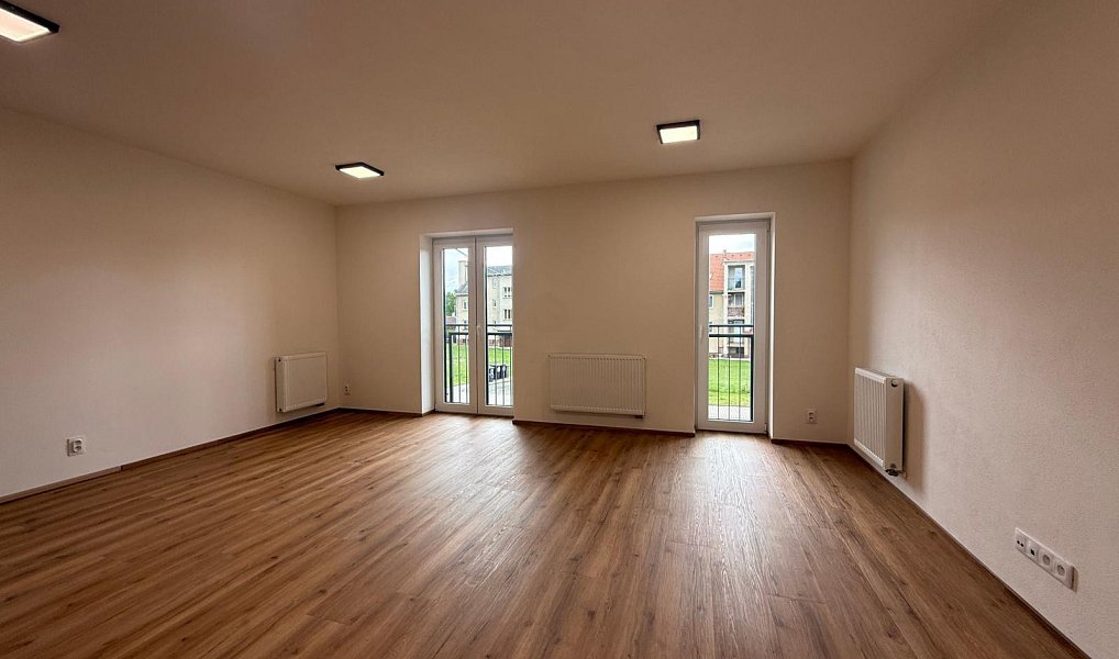 Pronájem bytu 1+kk 39 m², Úherce – náhled fotky 4