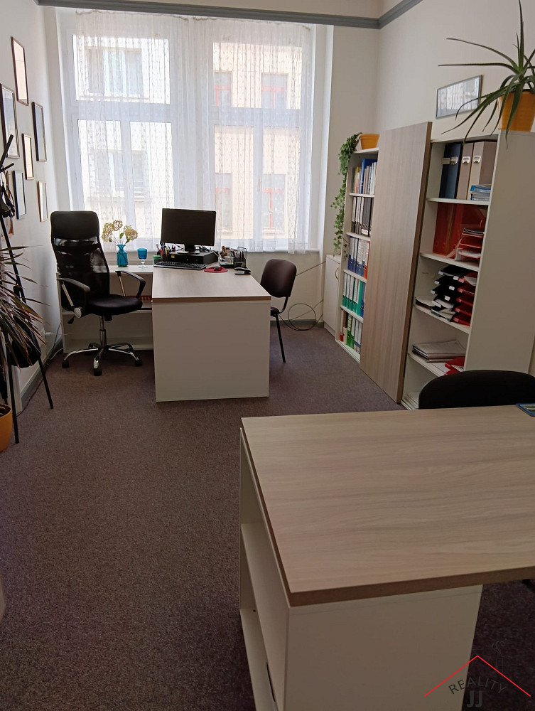 Pronájem kanceláře 18 m² – fotografie 2