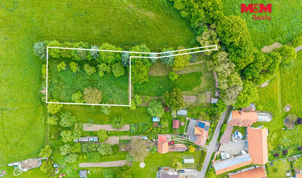 Prodej stavebního pozemku 1 693 m², Benešov – náhled fotky 2