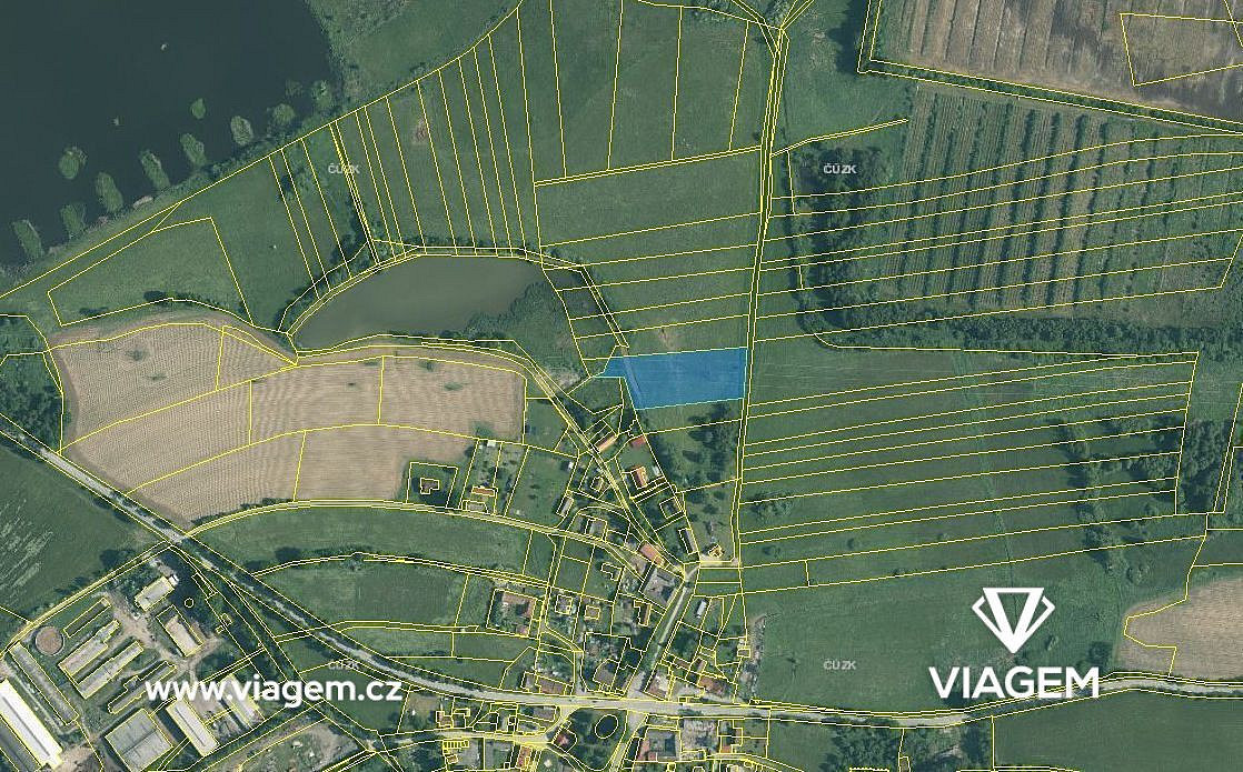 Prodej pole 2 242 m²