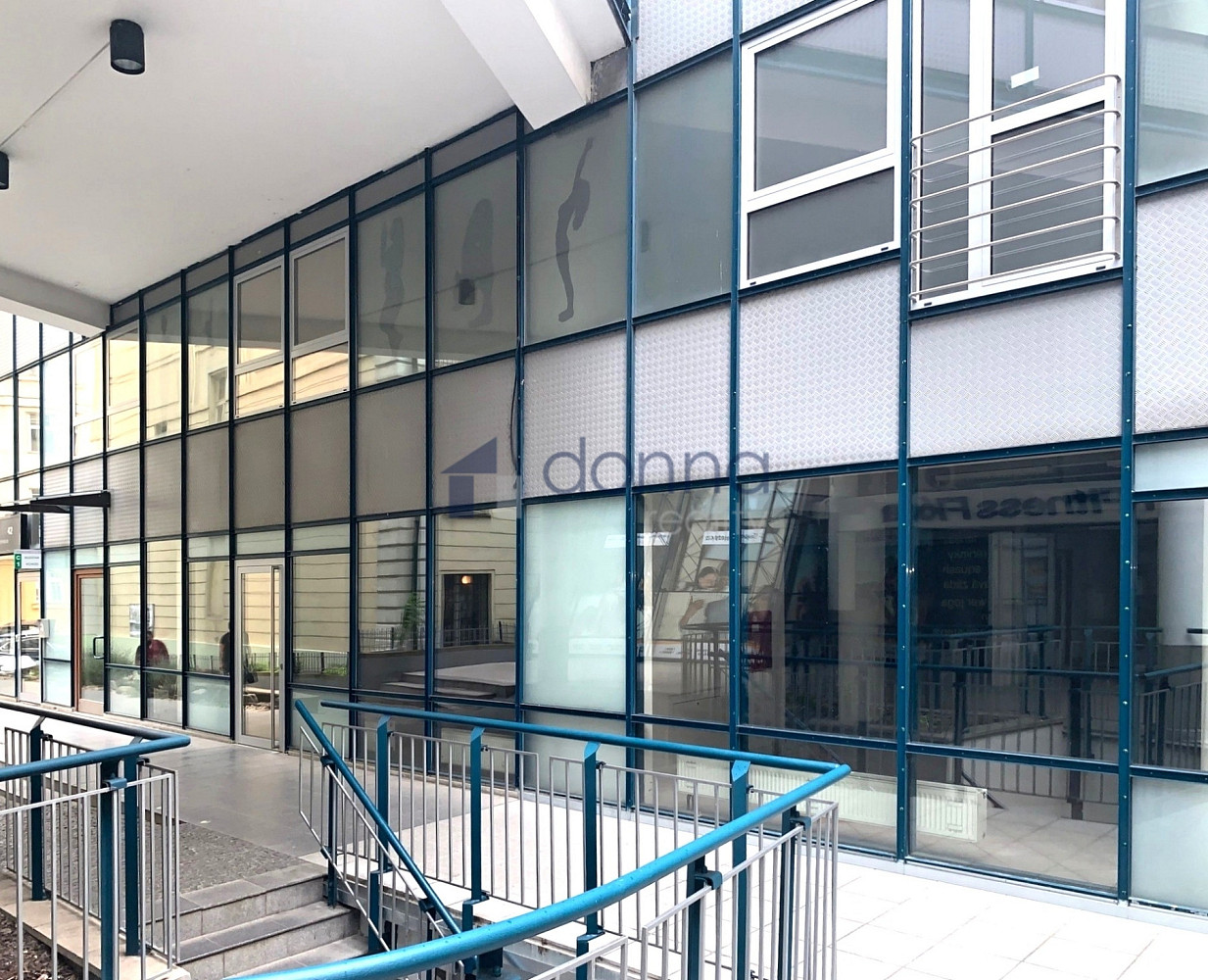 Pronájem obchodních prostor 257 m² – fotografie 2