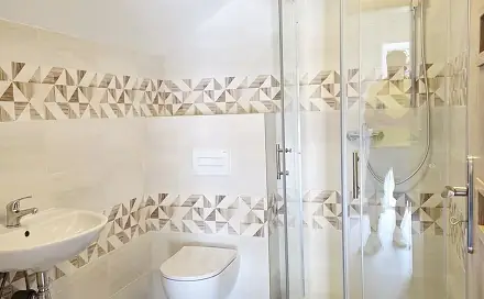 Pronájem bytu 3+kk 86 m², V Úvozu, Hlásná Třebaň, okres Beroun