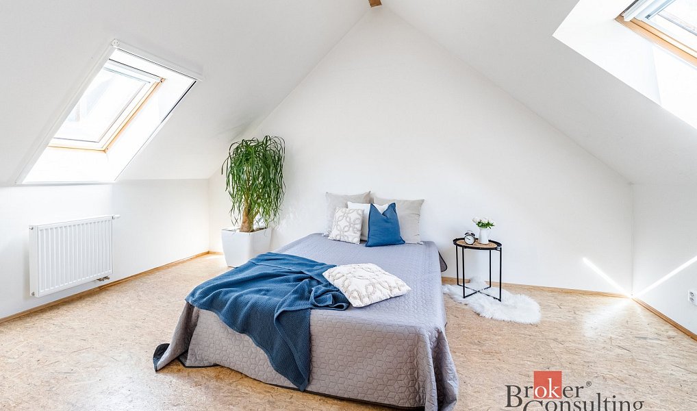 Prodej domu 207 m² s pozemkem 1 124 m², Babice – náhled fotky 5