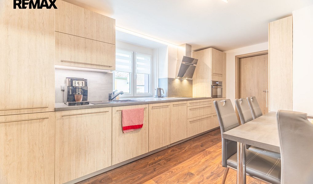 Prodej domu 160 m² s pozemkem 2 647 m², Karlova Ves – náhled fotky 2
