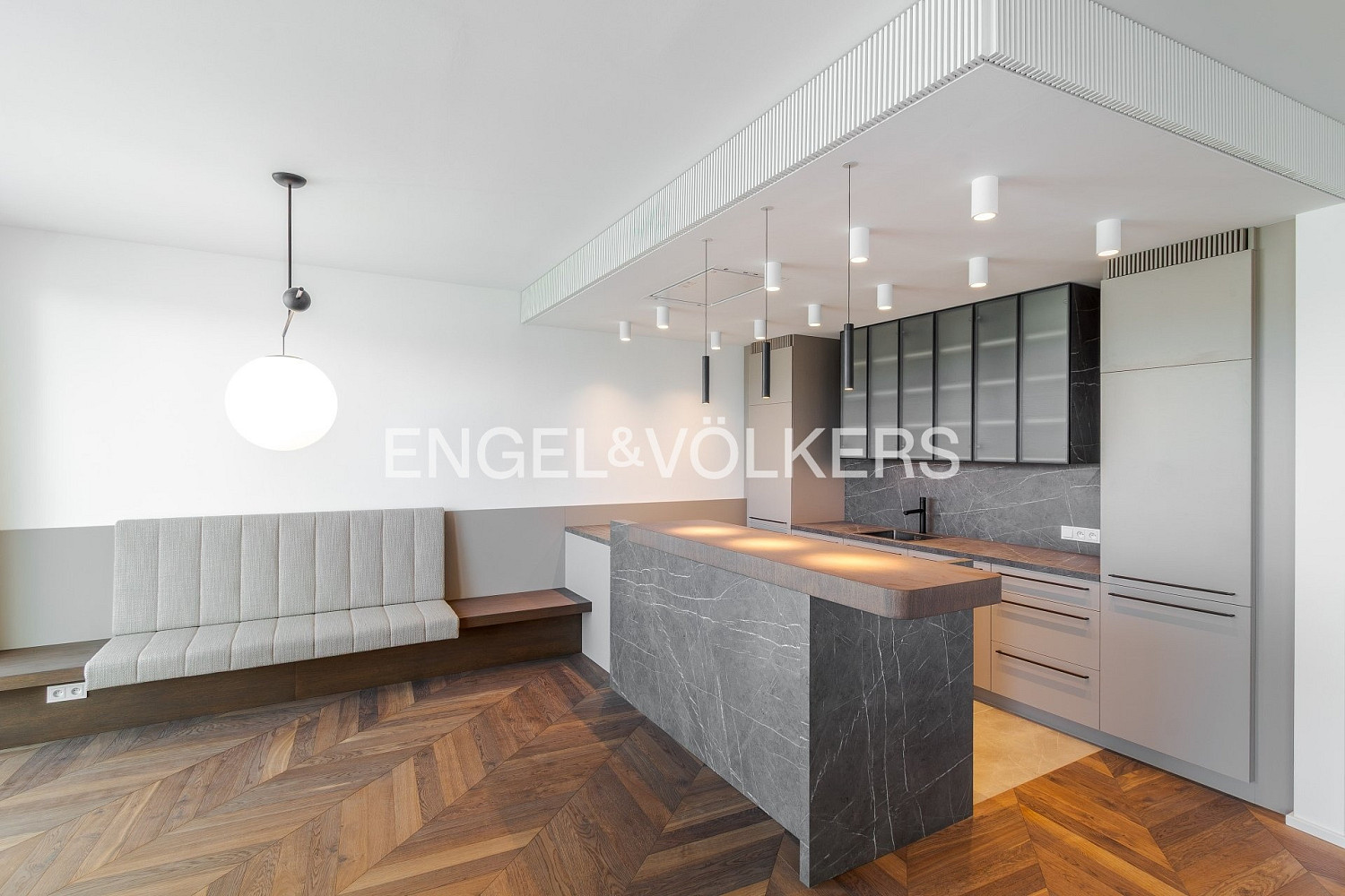 Pronájem bytu 3+kk 129 m² — photo 4