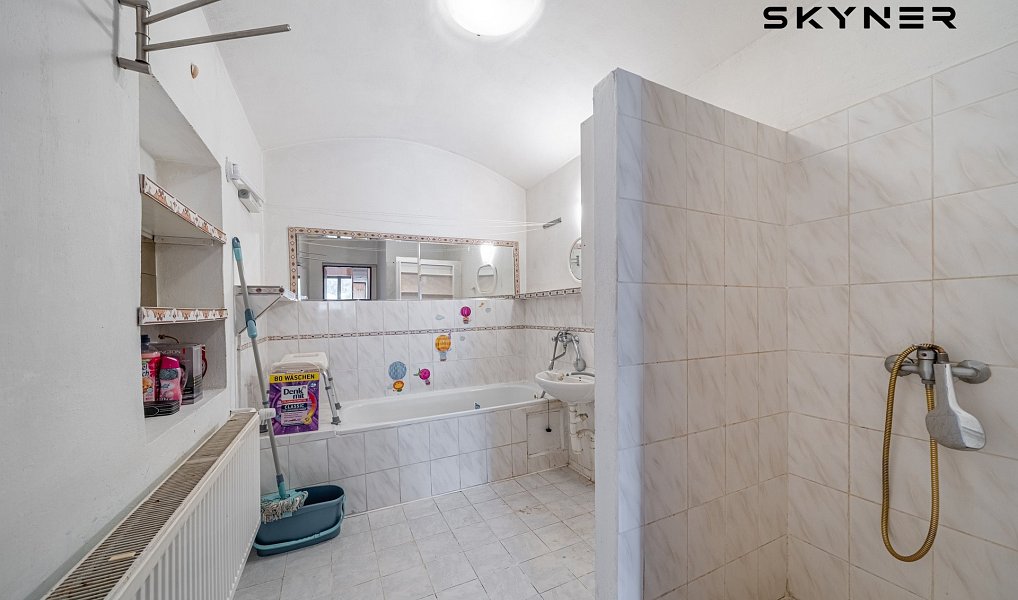 Prodej domu 300 m² s pozemkem 585 m², Chuderov – náhled fotky 24