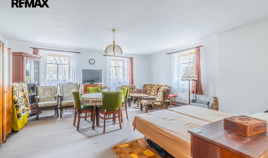 Prodej domu 363 m² s pozemkem 1 345 m², Kamýk nad Vltavou – náhled fotky 11