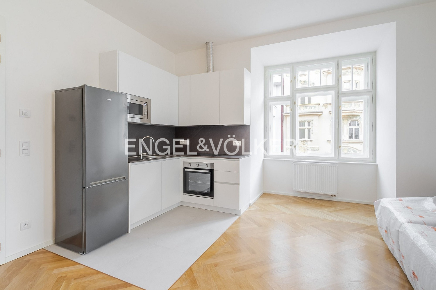 Pronájem bytu 3+kk 90 m² — photo 2