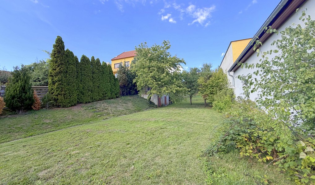 Pronájem domu 150 m² s pozemkem 1 406 m², Hluk – náhled fotky 19