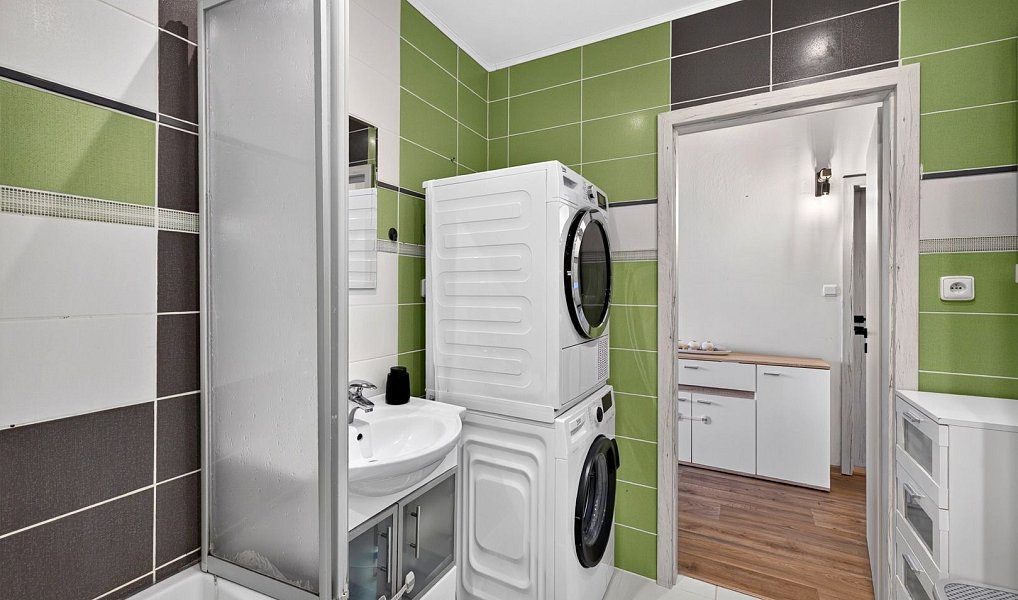 Prodej bytu 3+1 73 m², Trhové Sviny – náhled fotky 7