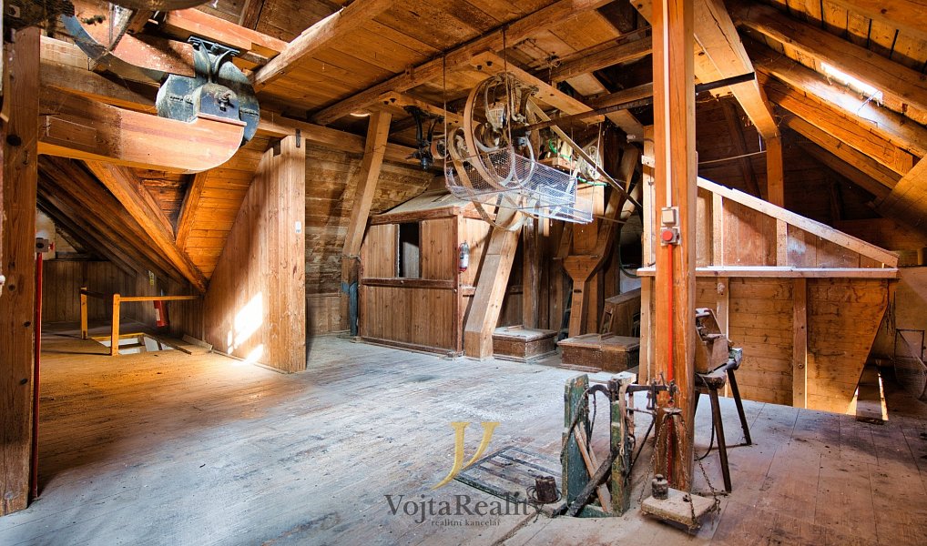 Prodej výrobních prostor 1 544 m², Tršice – náhled fotky 30