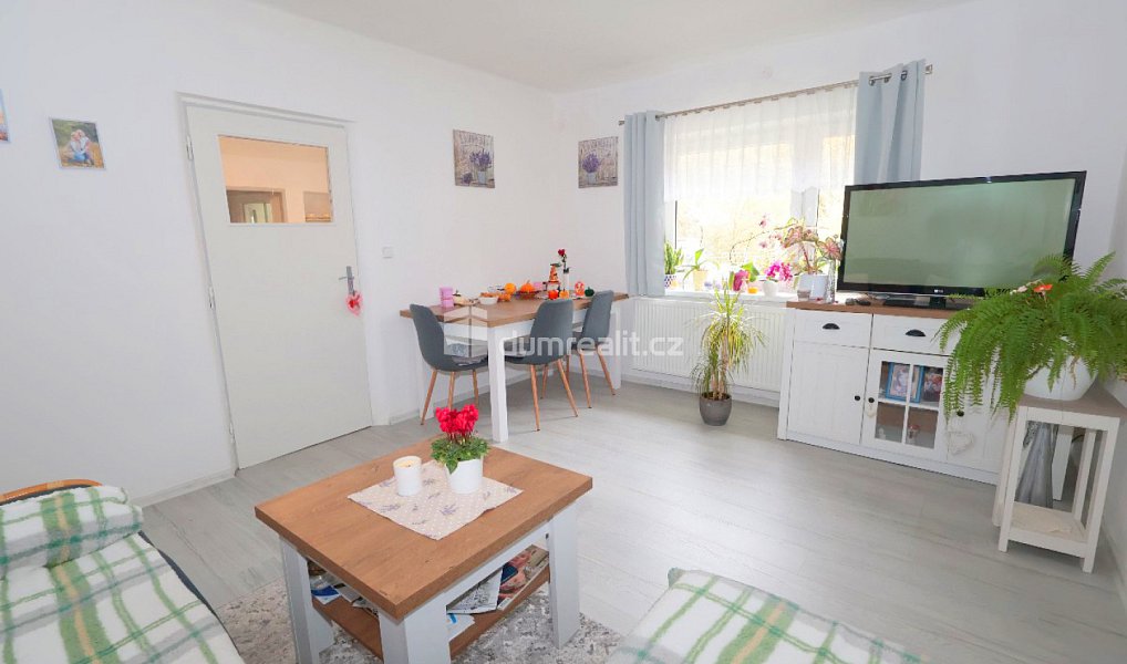 Prodej domu 112 m² s pozemkem 1 623 m², Slabčice – náhled fotky 8