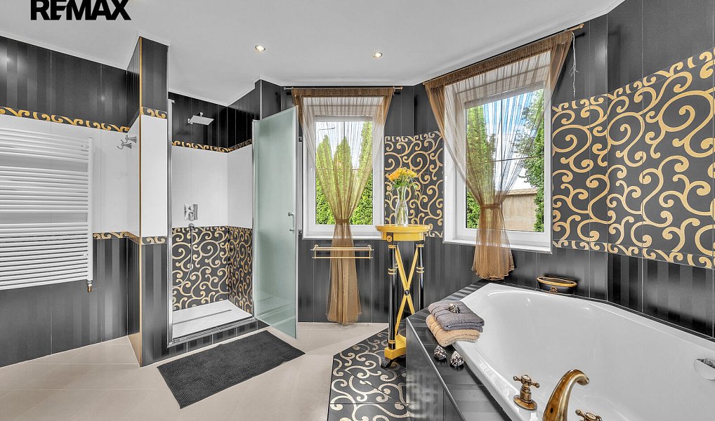 Prodej domu 285 m² s pozemkem 968 m², Šestajovice – náhled fotky 4