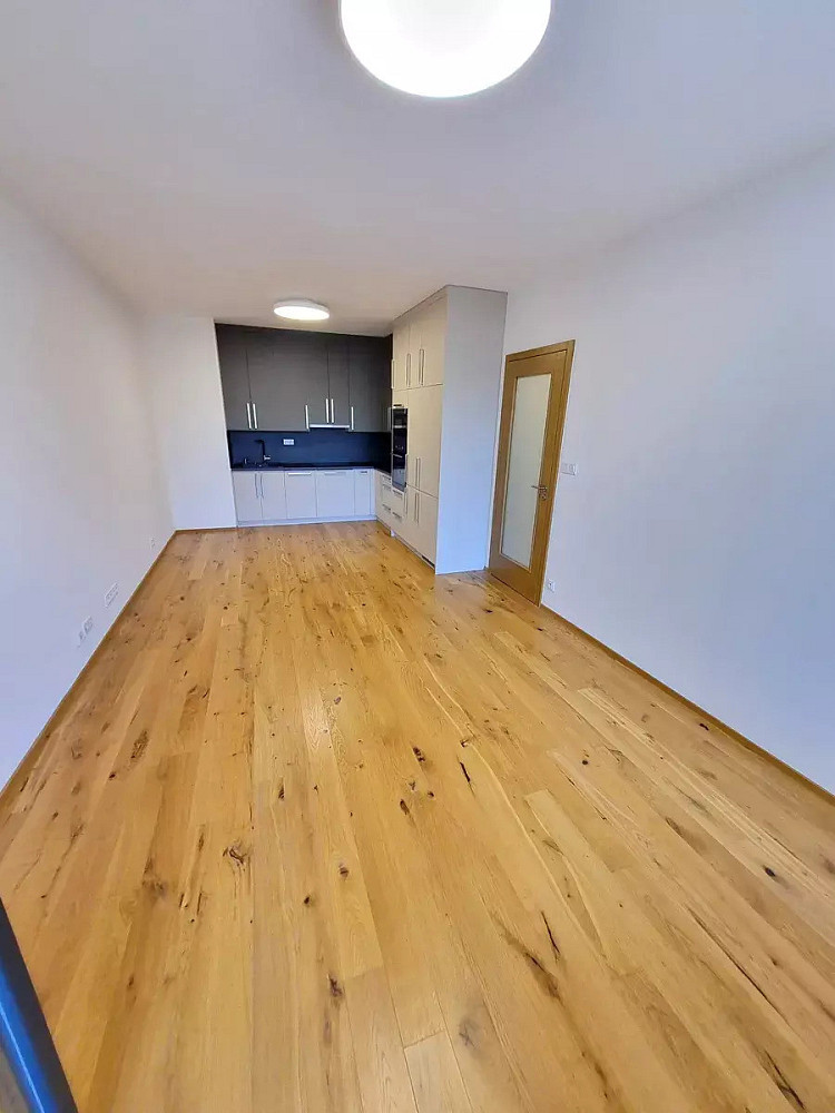 Pronájem bytu 2+kk 56 m² – fotografie 3
