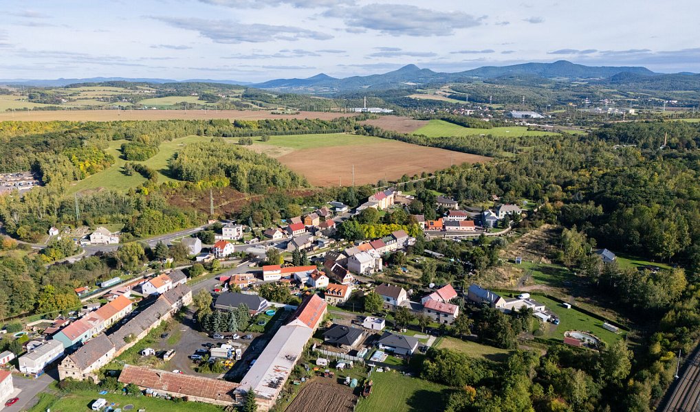 Prodej domu 448 m² s pozemkem 448 m², Zabrušany – náhled fotky 5