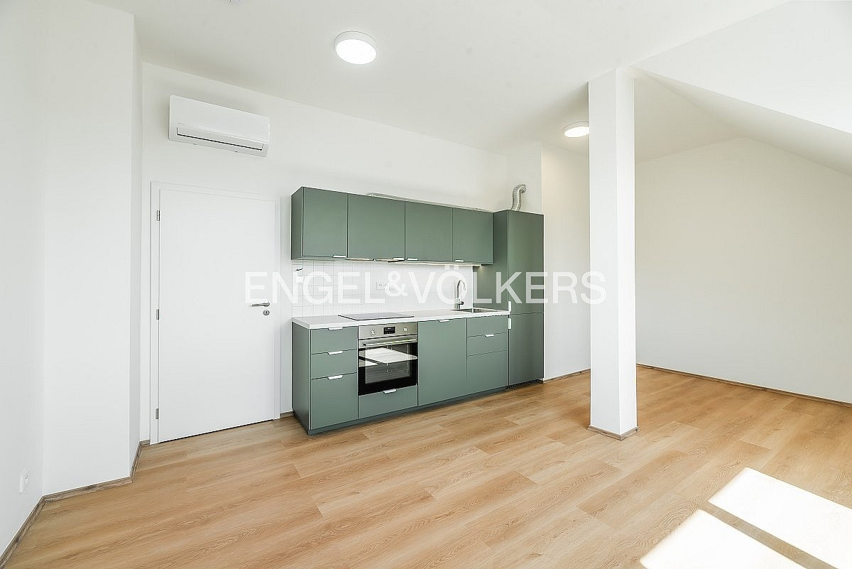 Pronájem bytu 2+kk 65 m² – fotografie 2