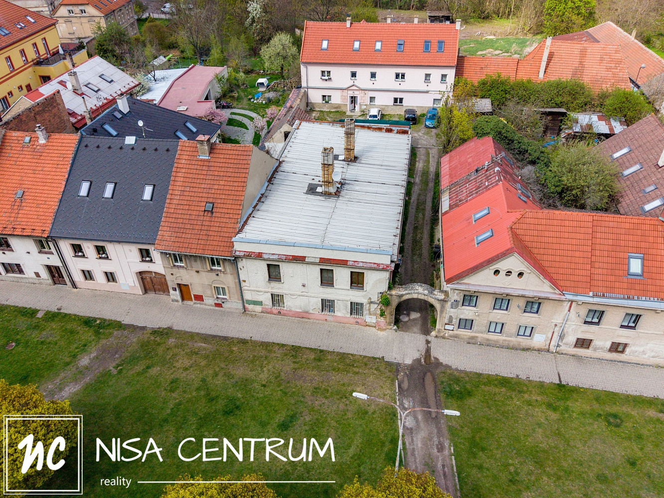 Prodej domu 460 m² s pozemkem 385 m² – pohled 3
