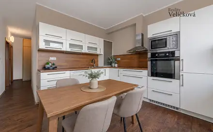 Prodej bytu 2+1 80 m², třída Edvarda Beneše, Hradec Králové - Nový Hradec Králové