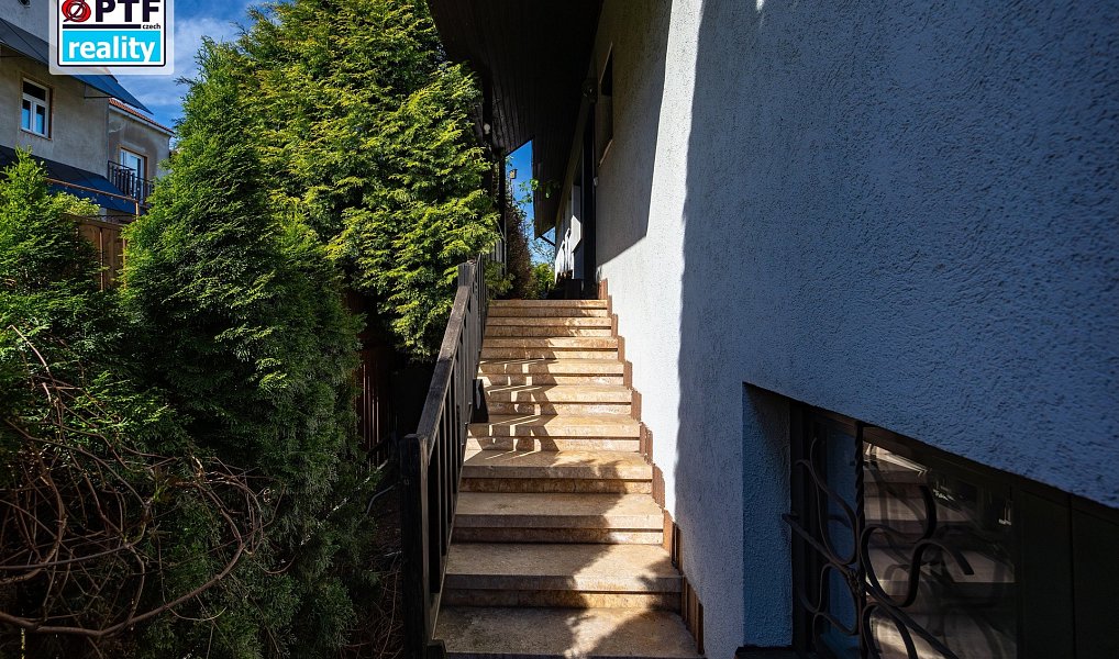 Prodej domu 353 m² s pozemkem 743 m², Plzeň – náhled fotky 57