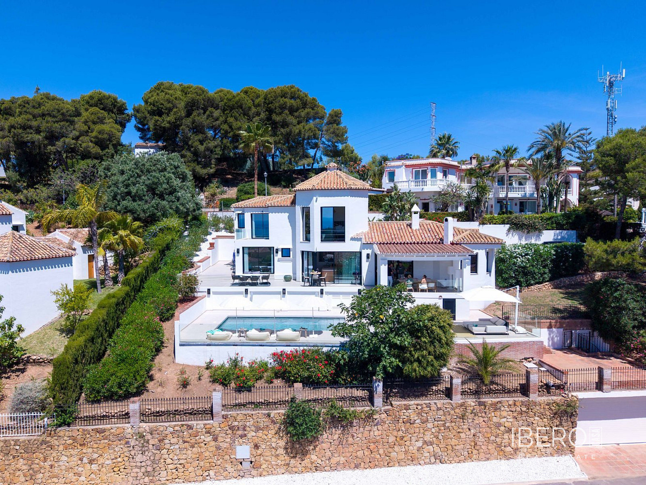 Prodej domu 328 m² s pozemkem 1 680 m²