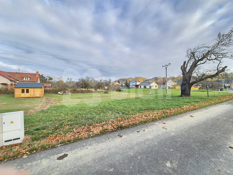 Prodej stavebního pozemku 653 m² — photo 2