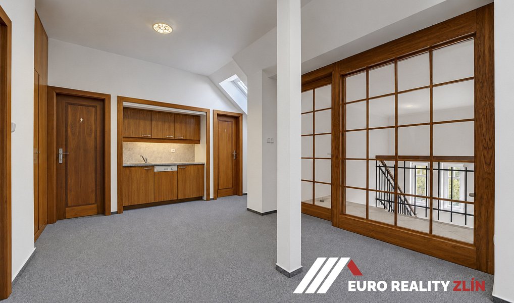Pronájem kanceláře 477 m², Zlín – náhled fotky 5