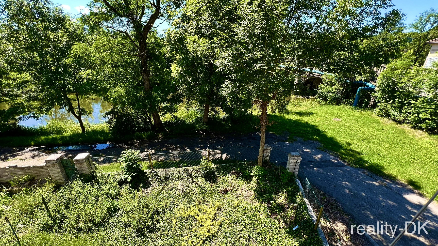 Prodej domu 180 m² s pozemkem 252 m² – fotografie 2