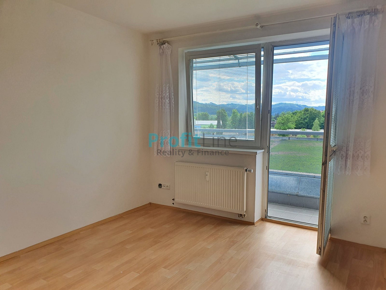 Pronájem bytu 1+kk 26 m² – fotografie 3