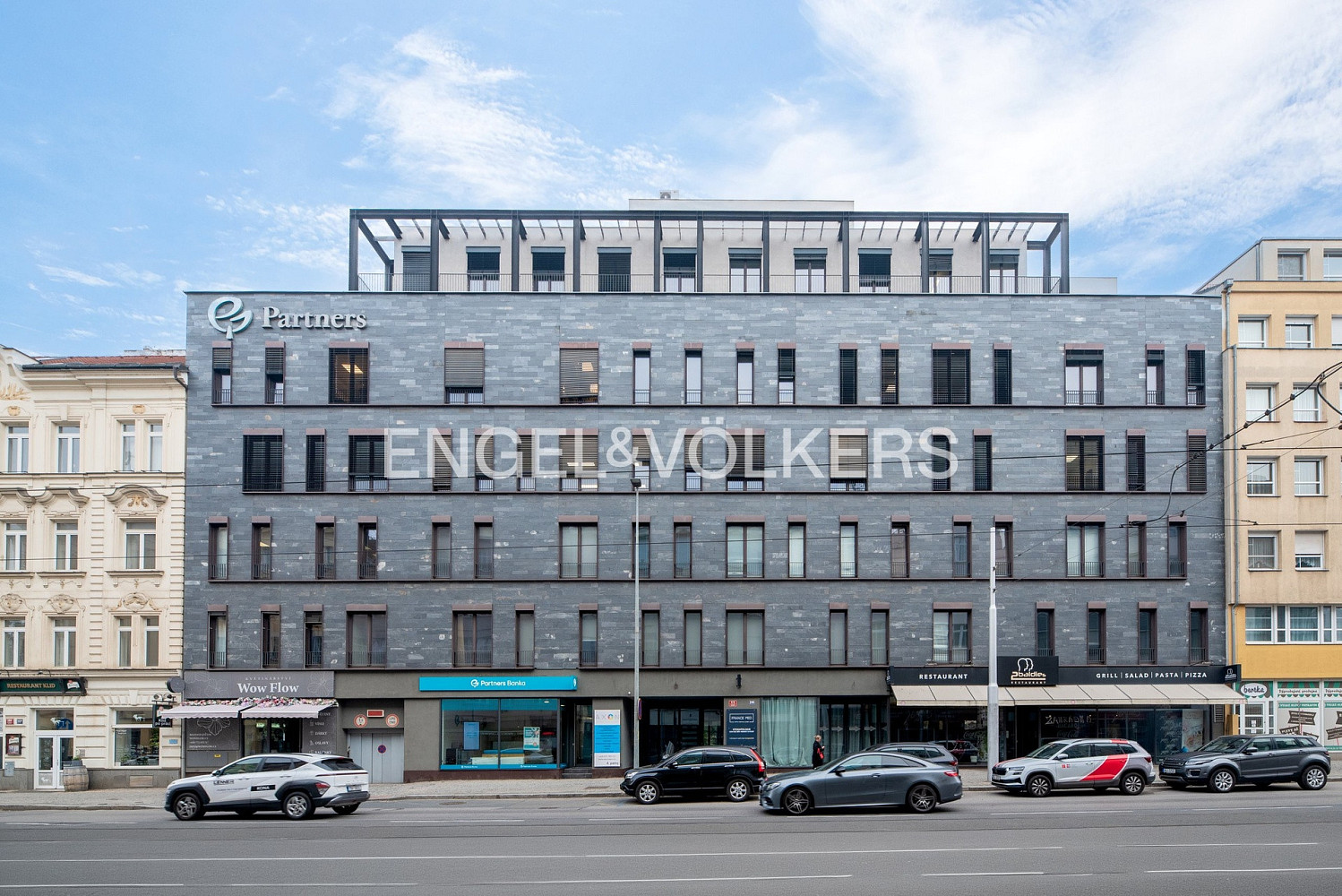 Pronájem kanceláře 417 m²