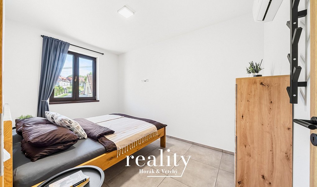 Prodej ubytovacího objektu 205 m², Perná – náhled fotky 8