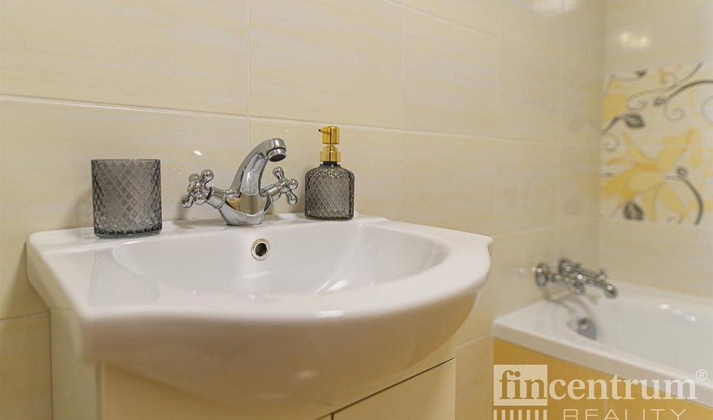Prodej památky 800 m2 náměstí Zachariáše z Hradce, Telč, Telč – náhled fotky 12