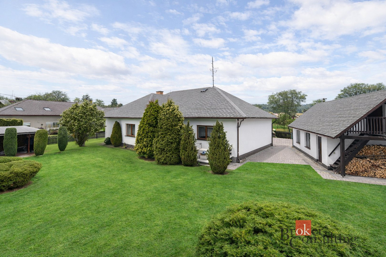 Prodej domu 255 m² s pozemkem 1 050 m²
