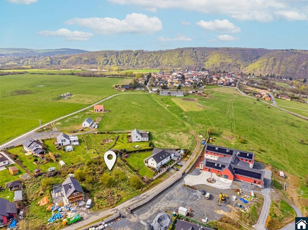Prodej stavebního pozemku 1 556 m²