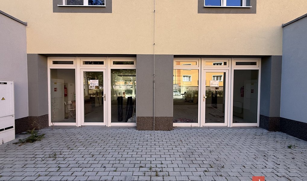 Prodej obchodních prostor 125 m², Nová Role – náhled fotky 2