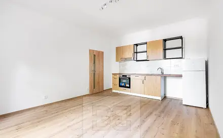 Pronájem bytu 2+kk 42 m², Karlovarská, Praha 6 - Řepy