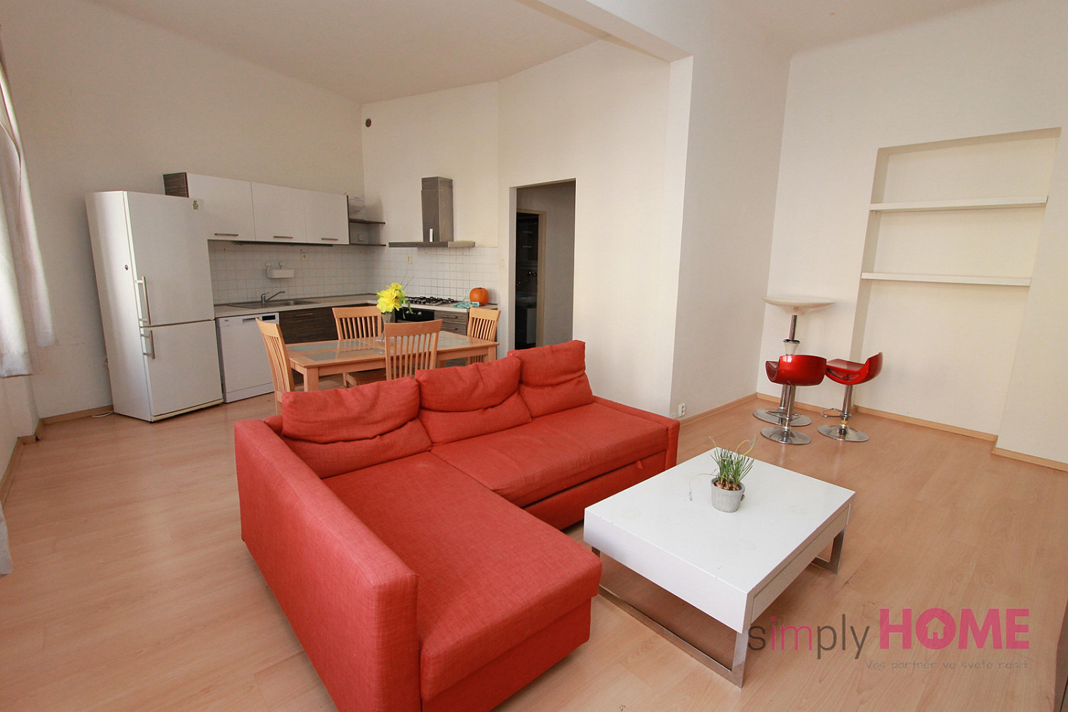 Pronájem bytu 3+kk 81 m² — photo 2