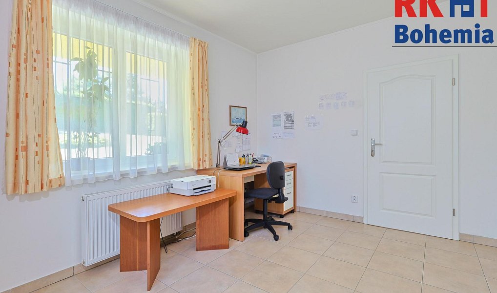Prodej domu 266 m² s pozemkem 1 426 m², Šestajovice – náhled fotky 32
