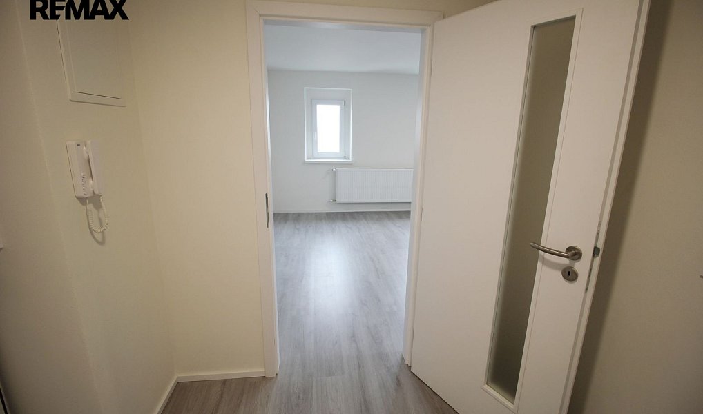 Pronájem bytu 1+kk 34 m², Kolín – náhled fotky 9