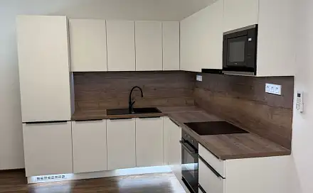 Pronájem bytu 2+1 70 m², Solná cesta, Uherské Hradiště - Sady
